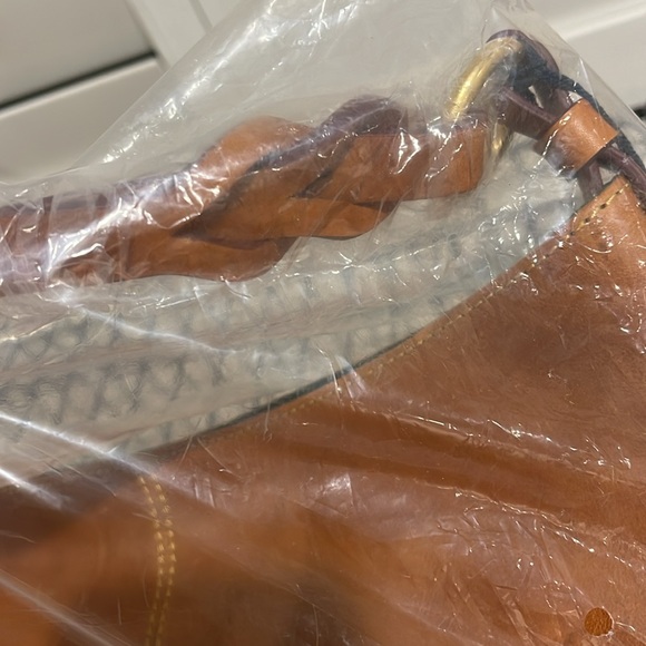 NEW Dooney & Bourke Florentine Leather Twist Sac Shoulder Bag - Picture 6 of 6